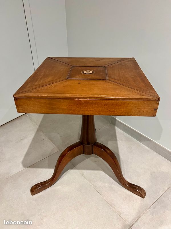Ancienne travailleuse, table de jeu, table d’appoint en merisier (image 2)