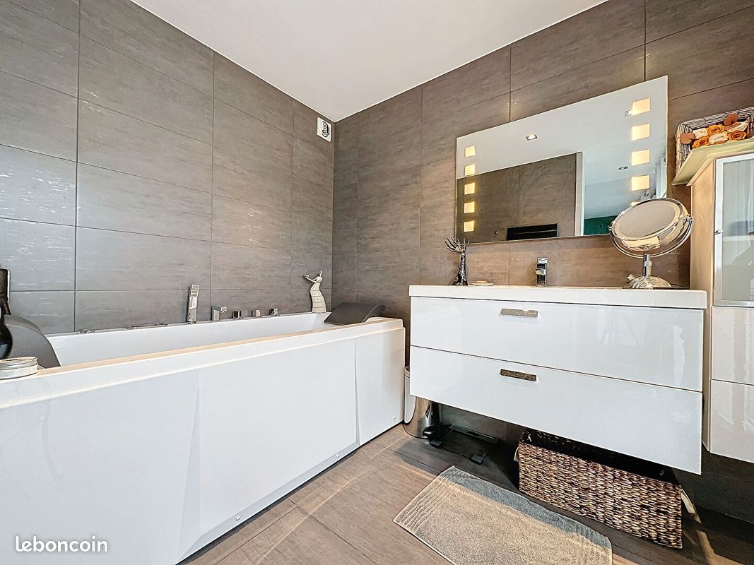 Appartement a louer - 4 pièce(s) - 86 m2 - Surfyn