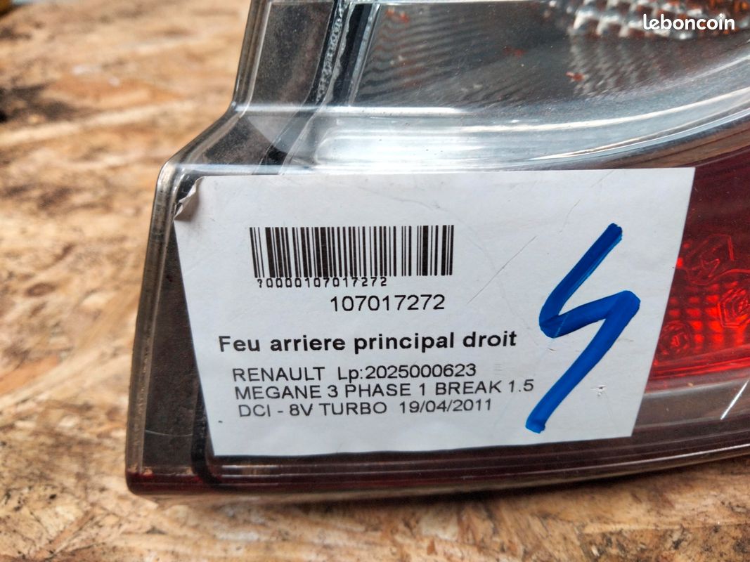 Feu ar droit Mégane 3 estate (image 1)