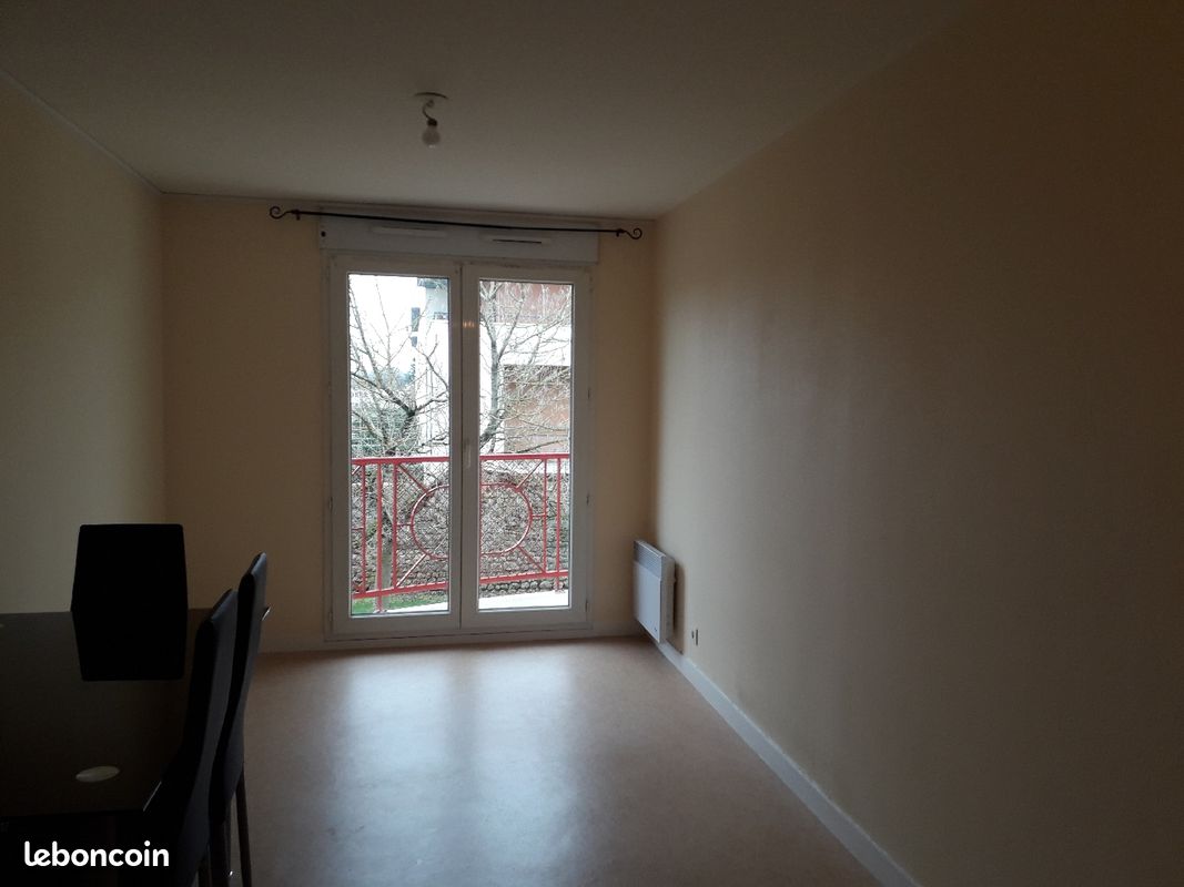 Location appartement T 2 - Poitiers 86000 (image principale 0)