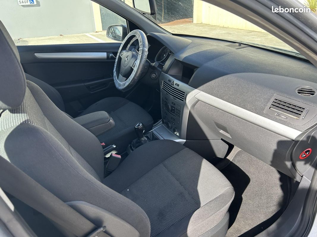 OPEL ASTRA 1.9 CDTI 120 Magnetic (image 12)