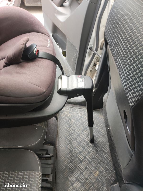 Ensemble siège auto et base ISOFIX bébé confort (image 7)