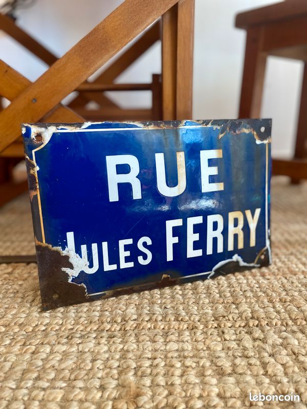 Ancienne laque émaillée rue Jules Ferry (image 1)