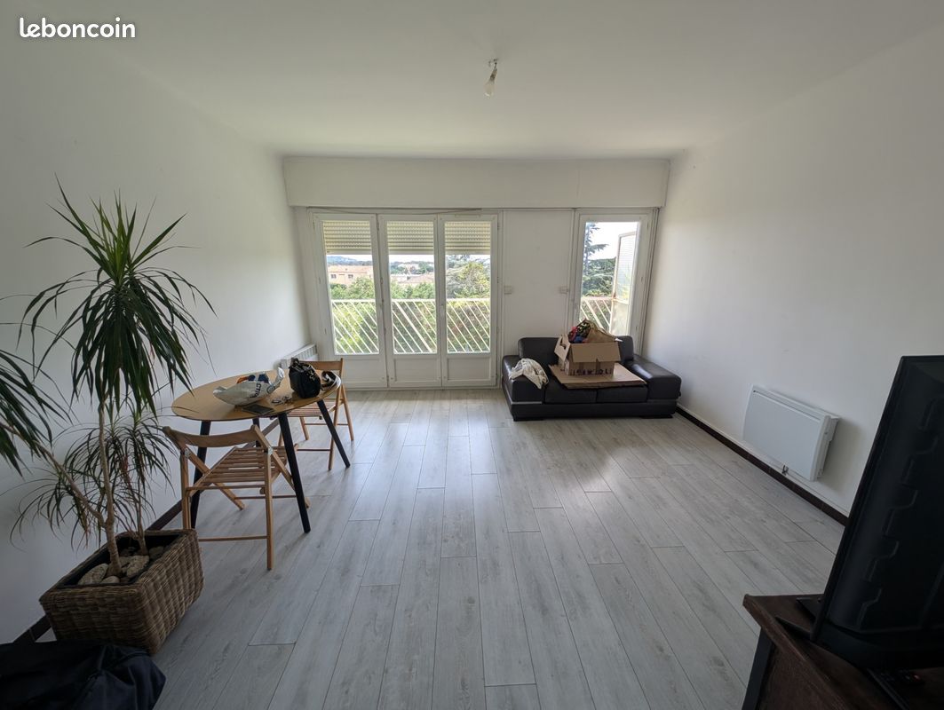 Appartement 3 pièces 58 m² · à Six-Fours-les-Plages · 58 m² · 890 €