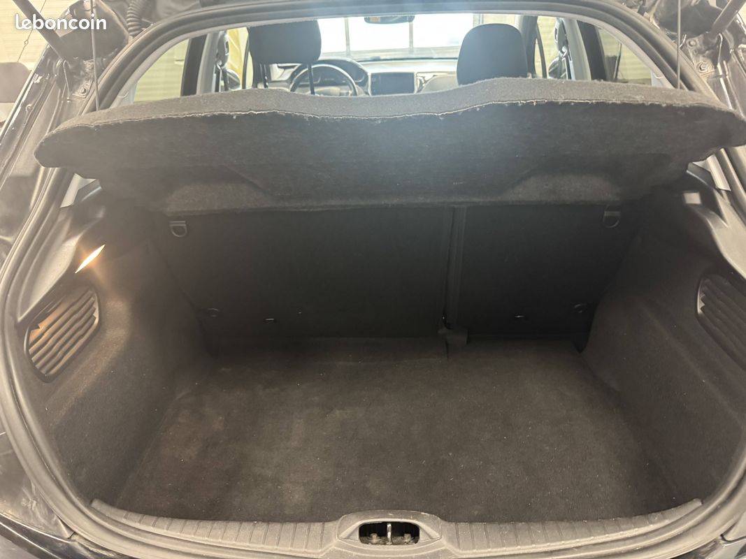PEUGEOT 208 PureTech 82ch S&S BVM5 6.2 Evap Allure (image 7)