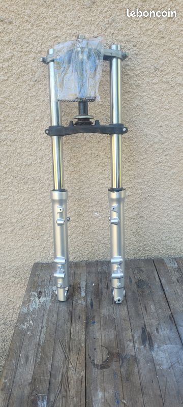 Fourche Kawasaki 500 GPZ en bon état de 1992 (image 2)