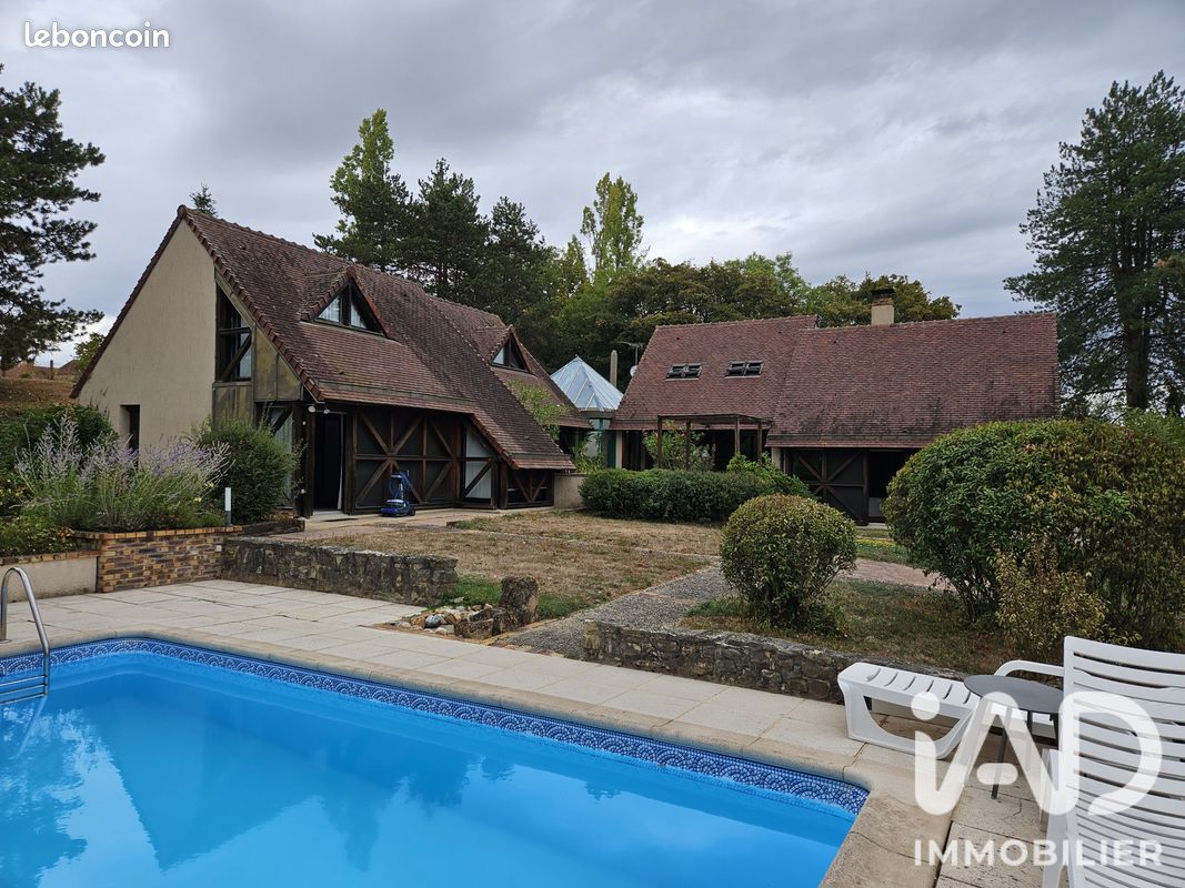 Maison 8 pièces 233 m² · à Bressolles · 233 m² · 399 000 €