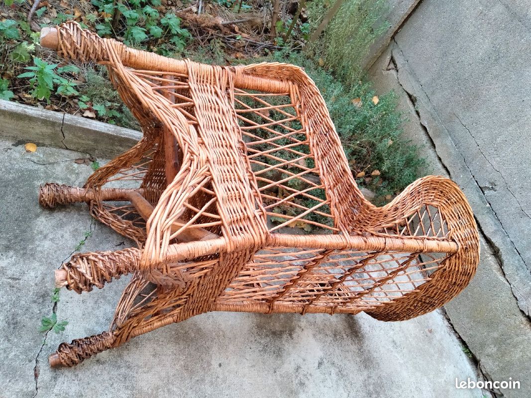 Fauteuil en osier et rotin, à oreillettes (image 5)