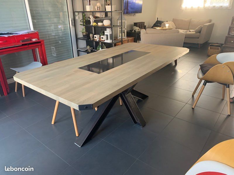 Table type industrielle (image 1)