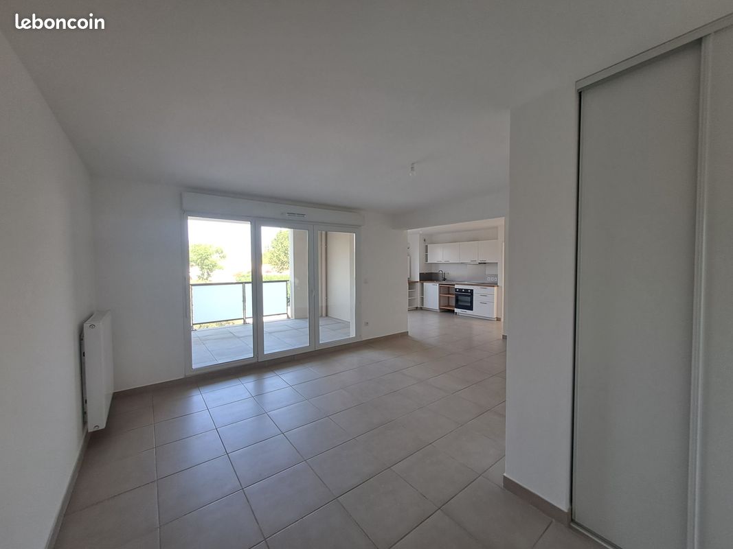 Appartement 3 pièces 70 m² · à Orange · 70 m² · 890 €