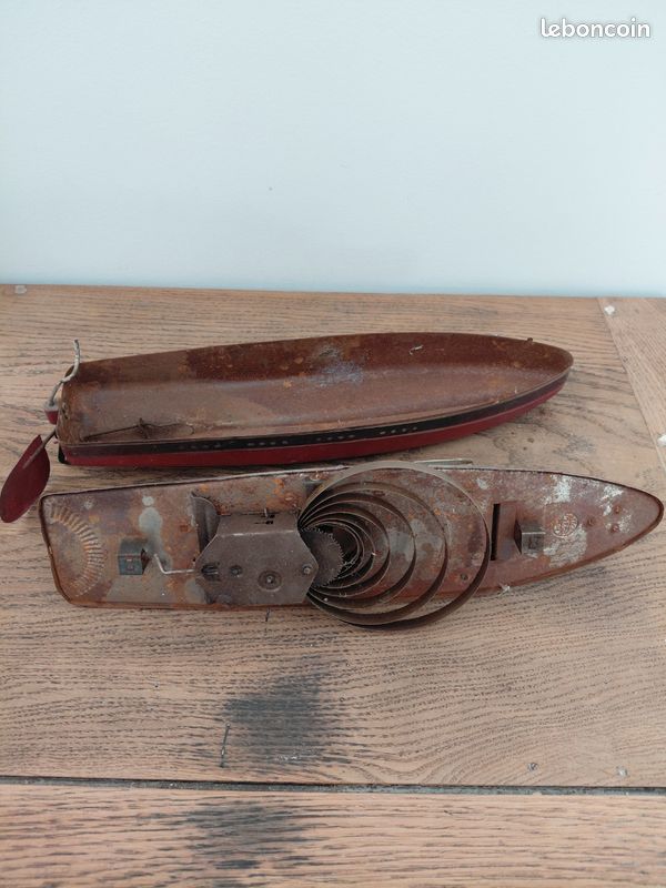 Bateau Jouet Mécanique Ancien JEP En Tôle Rouge - Typhon - Sans Clé