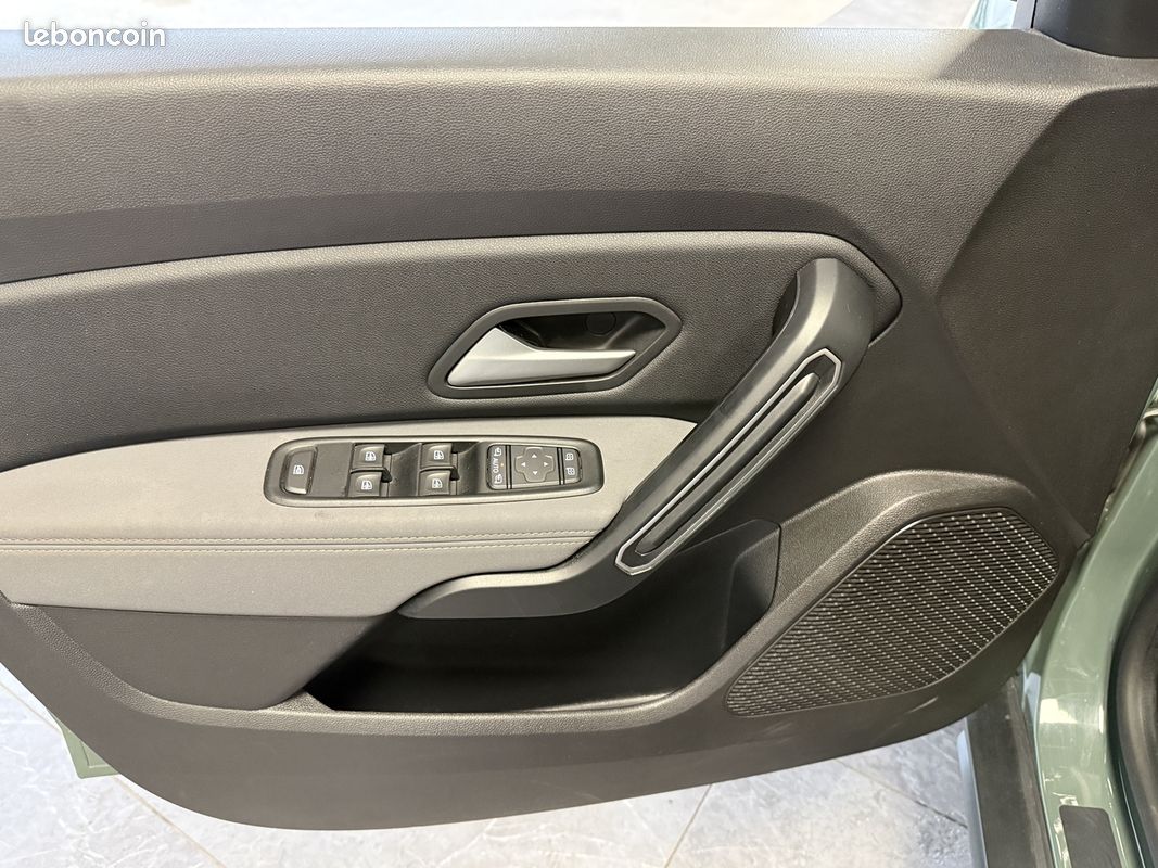 Dacia DUSTER 1.3 TCE 150CV BVA 4X2 PACK EXTREME / GPS / CAMERA / CARPLAY (LAURENT AUTO) (image 13)