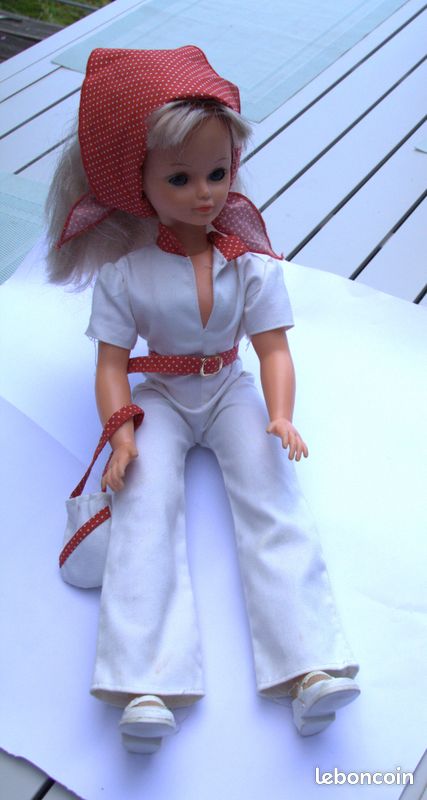 Poupée Bella Cathie tenue Bornéo (image 2)