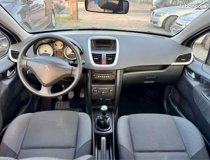 PEUGEOT 207 5 portes 1.6 HDi 16V Blue Lion 90 cv (image 5)