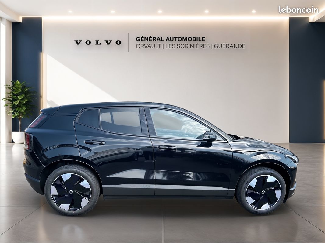 VOLVO EX30 P5 Long Range 272 ch Plus (image 6)