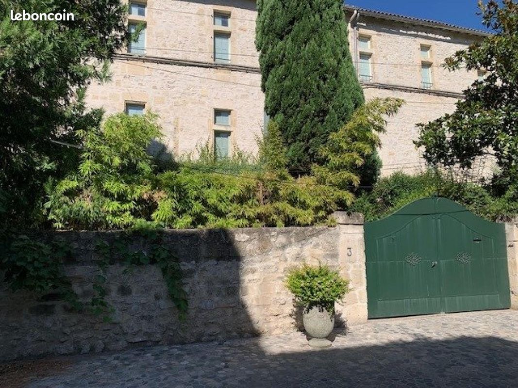 Maison 13 pièces 460 m² · à Tarascon · 460 m² · 945 000 €