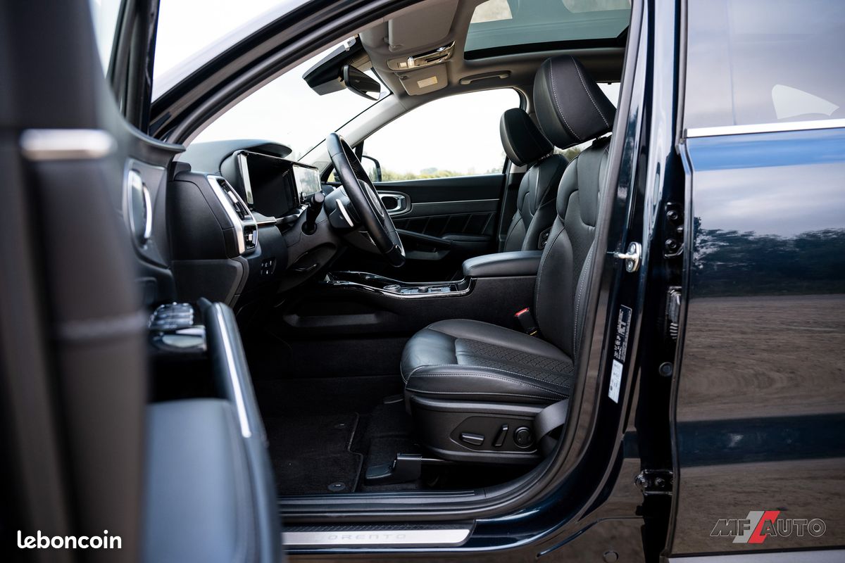 KIA SORENTO 1.6 T-GDI 265 CV 4X4 7PLACES HYBRIDE RECHARGEABLE Première main, Origine FRANCE, Finition haut de gamme, excellent état intérieur extérieur (image 7)