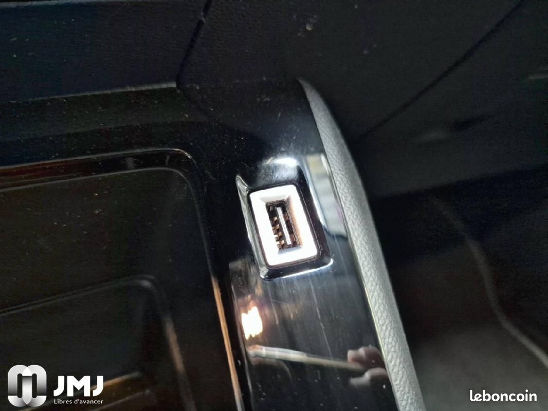 Peugeot 208 PureTech 100 S&S BVM6 Style (image 19)