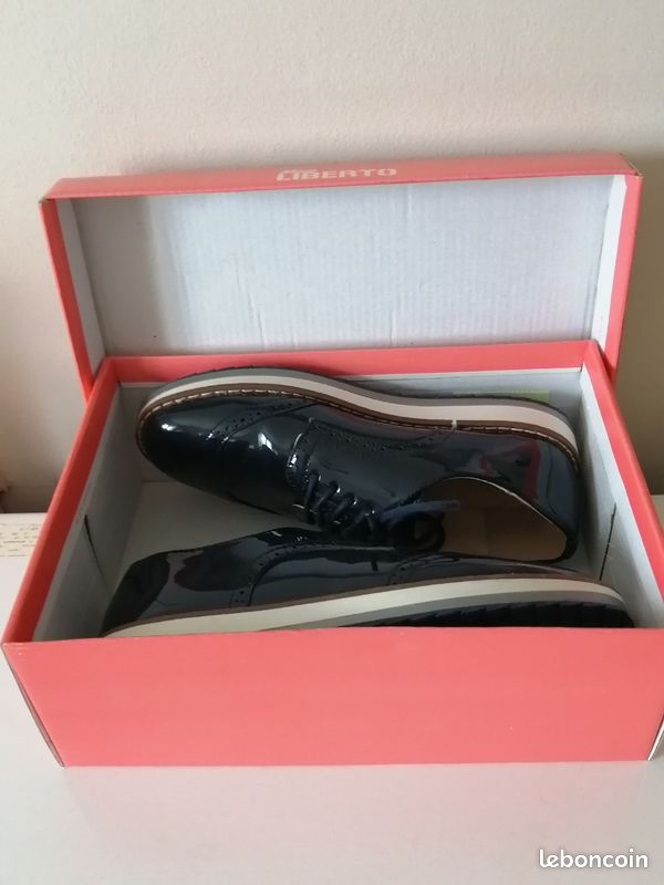 Chaussures derby . P34. Marine. Lacets. Excellent état neuf (image 10)