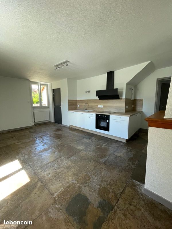 Appartement 4 pièces 85 m² · à Voiteur · 85 m² · 940 €/mois