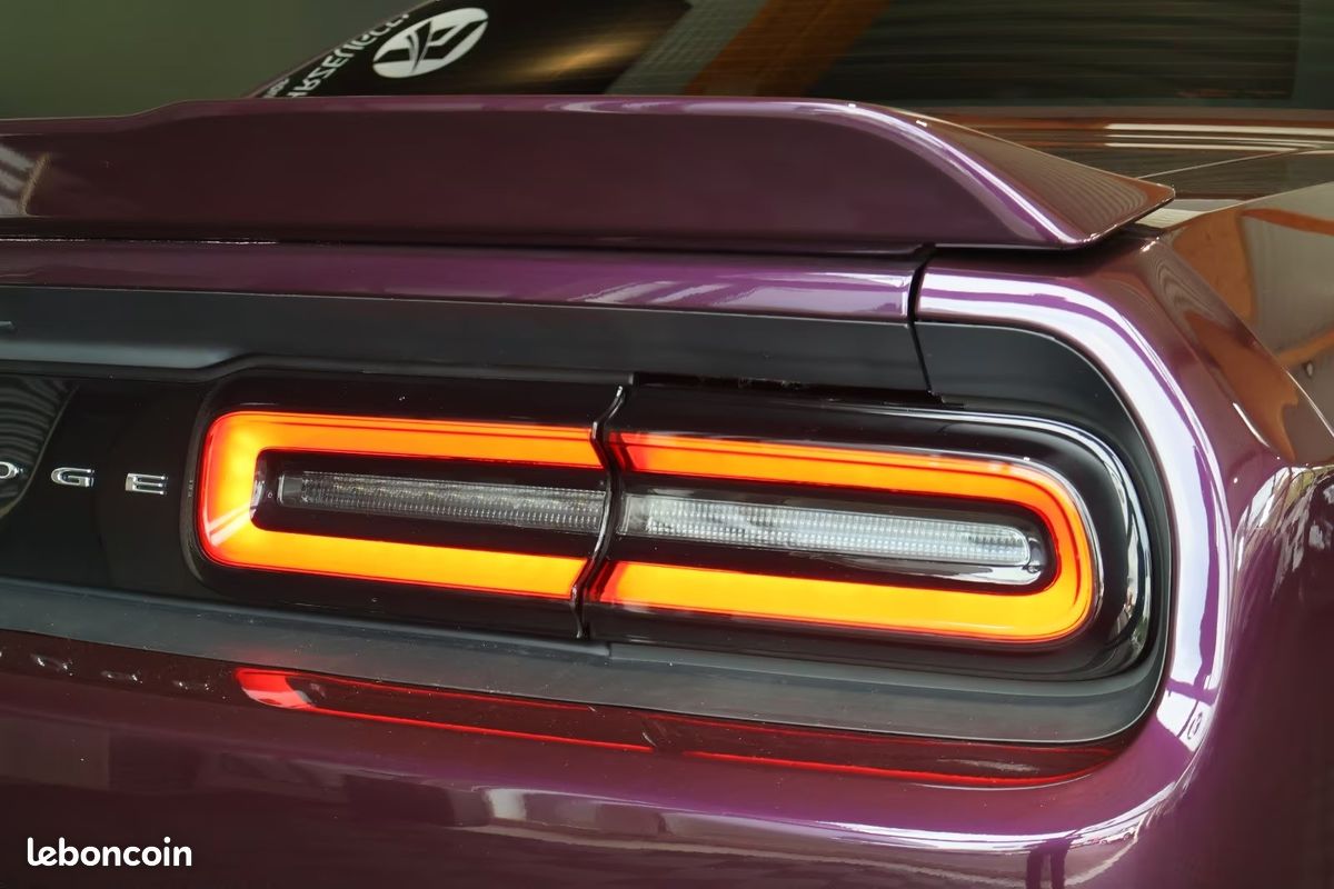 Dodge CHALLENGER R/T Widebody 5.7 HEMI V8 373 ch BVA8 – Alpine – CarPlay – Widebody (image 9)