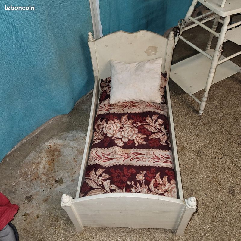 Ancienne Chaise Percée Miniature Pour Poupée / Baigneur (années 1920)
