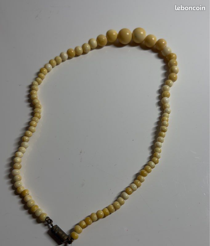 Collier vintage (image 1)