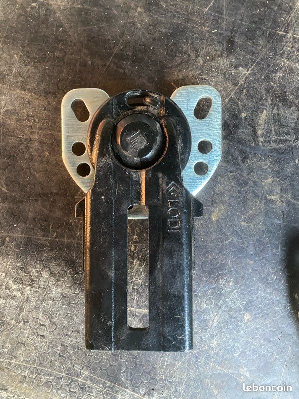 Pivot droit tracteur fendt (image 1)