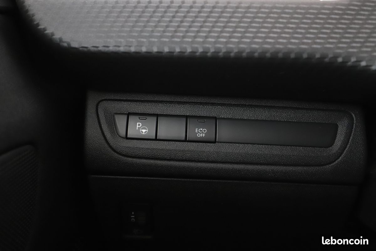 Peugeot 2008 1.2 PureTech Allure EAT6 110 ch (image 25)