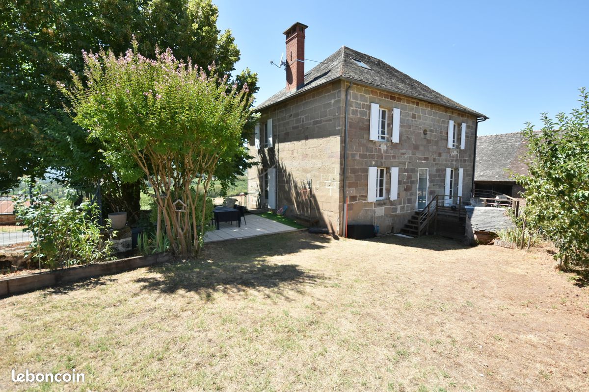 Maison 10 pièces 195 m² · à Mansac · 195 m² · 286 200 €