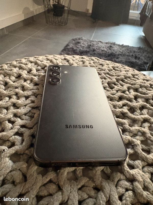 Samsung S24 (image 3)