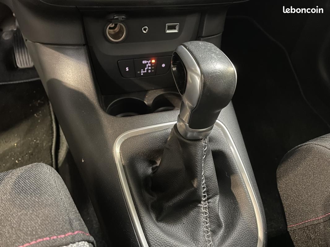 Citroën C3 110CH ELLE -BOITE AUTOMATIQUE-HISTORIQUE CITROEN-DISTRIBUTION NEUVE-CAMERA DE RECUL-GA... (image 13)