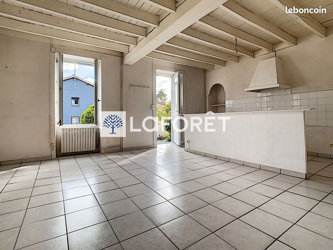 Maison 3 pièces 77 m² - Moncoutant-sur-Sèvre 79320 (image 2)