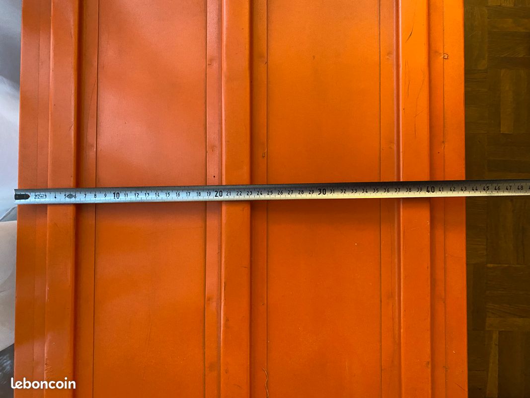 Grande malle en métal orange (image 6)