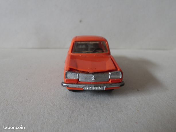 Peugeot 304 Les miniatures de Norev No 89 1:43