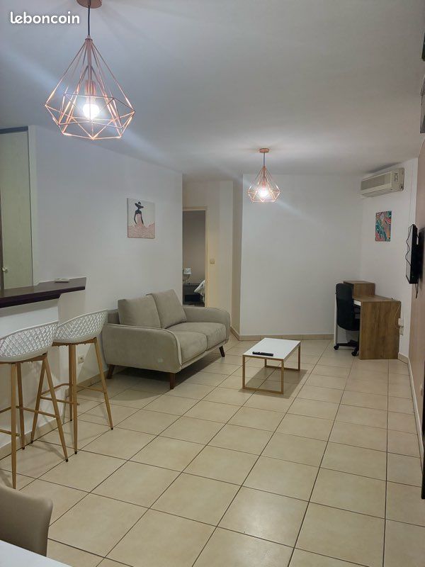 Appartement 2 pièces 43 m² · à Saint-Denis · 43 m² · 950 €