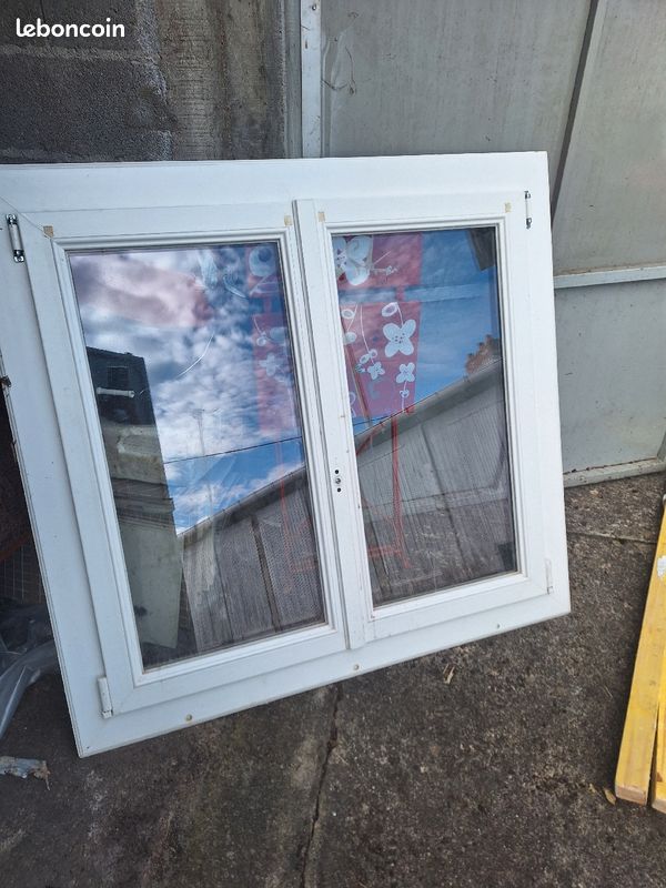 Fenetre en pvc 2 venteaux .L 105cm .H 108 cm (image 1)
