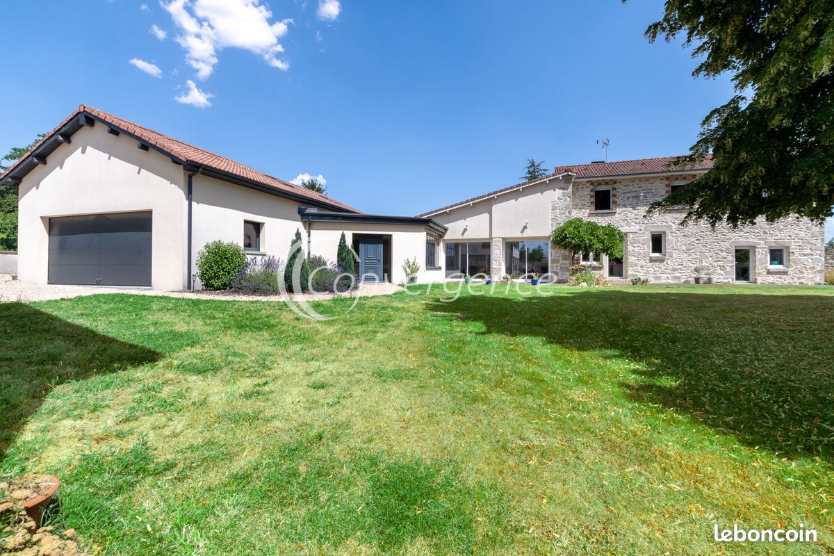 Maison 7 pièces 235 m² · à Feytiat · 235 m² · 485 600 €
