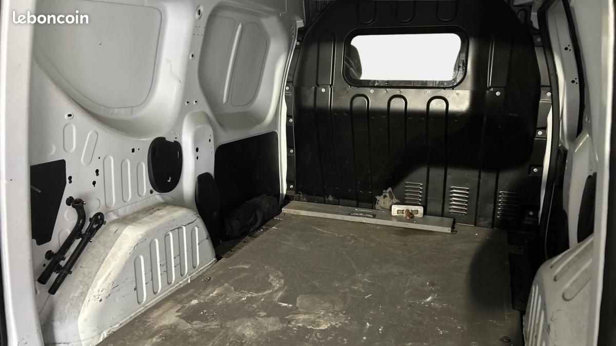 Renault Express FOURGON 1.5 BLUEDCI 75 CONFORT (image 14)