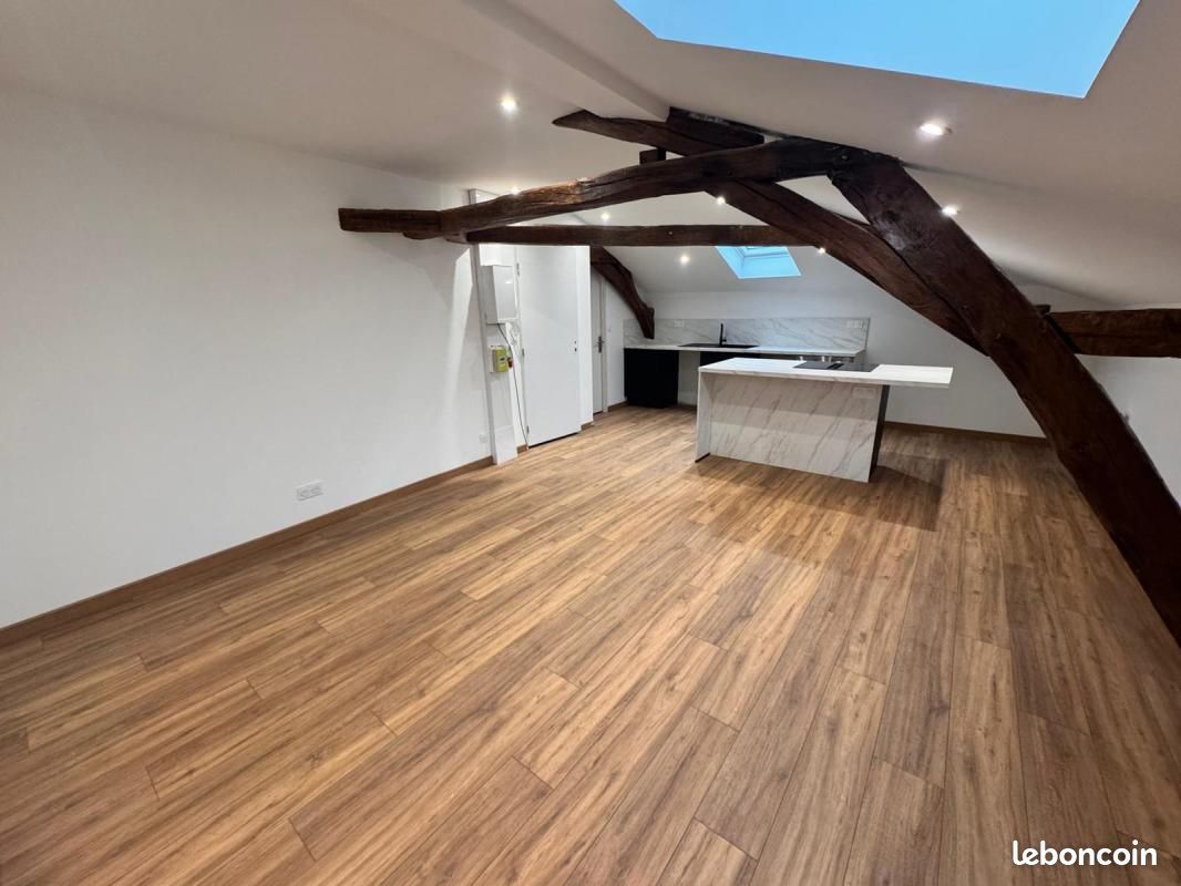 Appartement 1 pièce 26 m² · à Saint-Junien · 26 m² · 370 €
