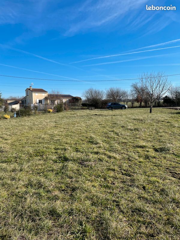 Vente terrain à bâtir · à Saint-Germain-de-Lusignan · 29 000 €