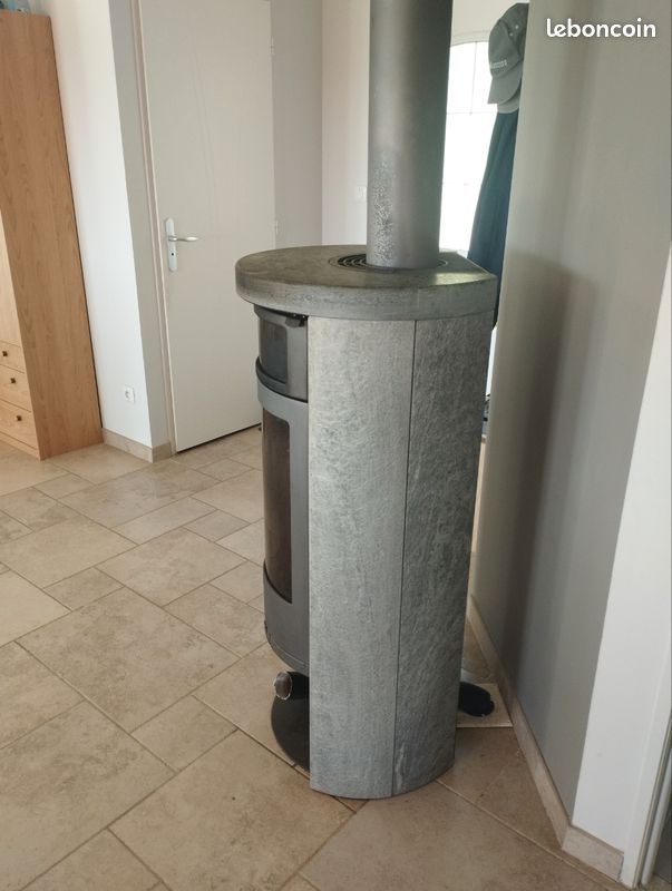 Vend poêle à bois (image 1)