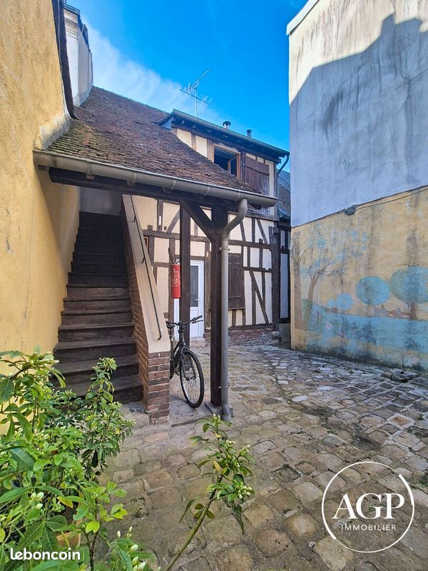 Immeuble 5 pièces 107 m² · à Montargis · 107 m² · 374 400 €