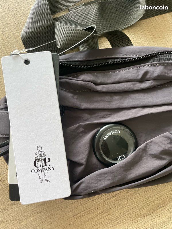 Sacoche cp company neuf (image 2)