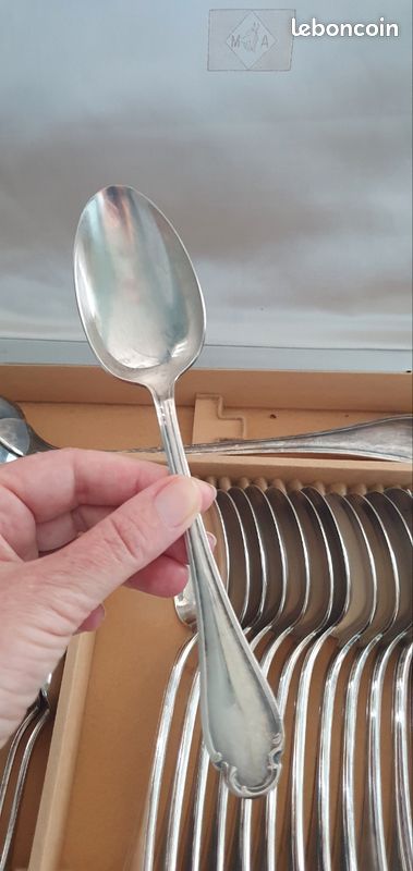 CHRISTOFLE ménagère de 37 couverts en métal argenté modèle