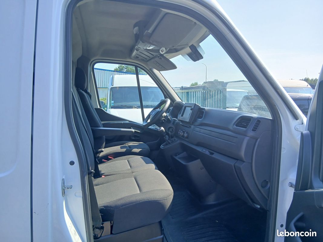 Renault master iii 3 f3300 l2h2 2.3l dci 135ch grand confort tva recuperable (image 3)
