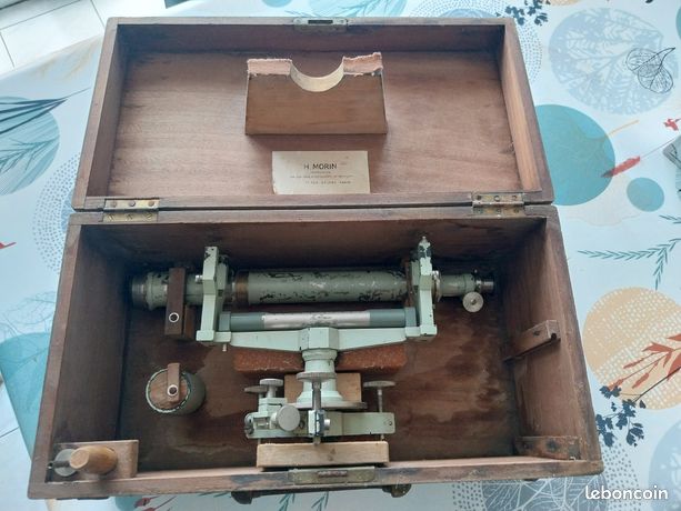 Ancien Théodolite Français (niveau De Géomètre) Dans Son Coffret - Instrument D'arpentage Vintage