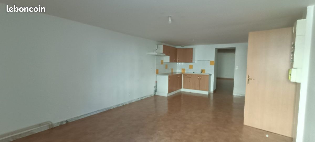 Appartement 3 pièces 92 m² · à Saint-Just-la-Pendue · 92 m² · 540 €
