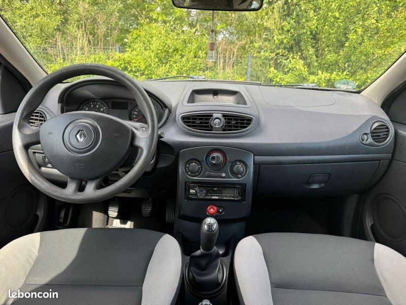 Renault clio 3 1.2 75 ch (image 5)