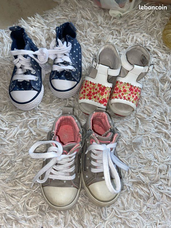 LOT x4 paires chaussures en toile style sneakers bébé fille 20